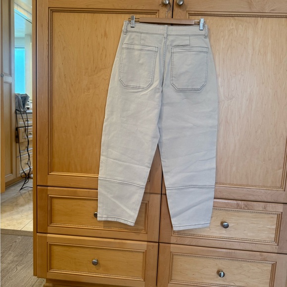 Everlane bone barrel utility pants w/black stitching. Size 6. Never worn. - Picture 2 of 3
